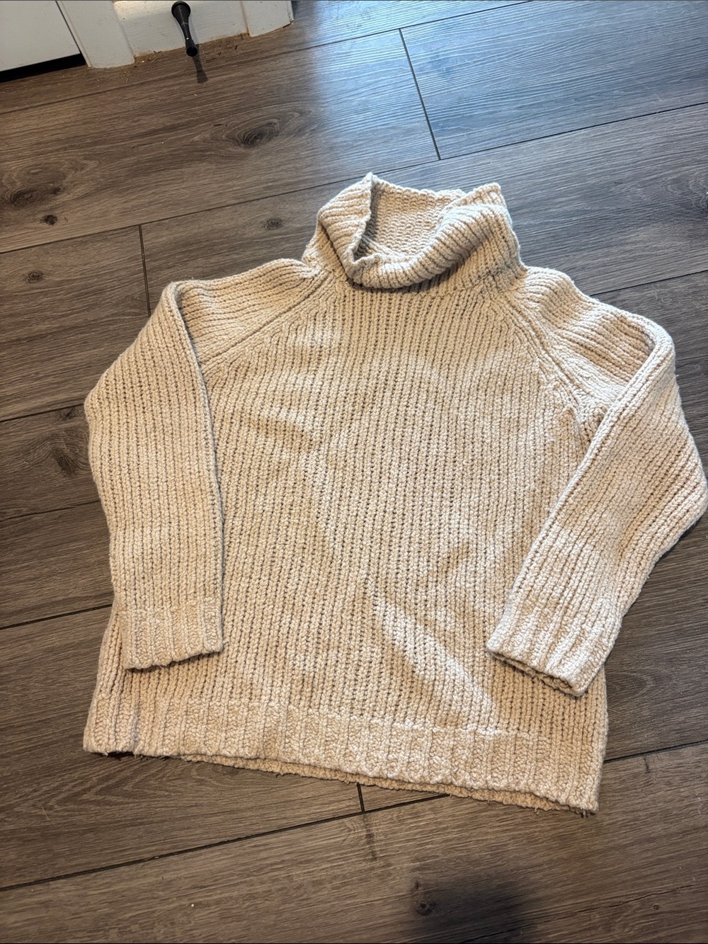 Banana Republic Cream Ribbed Turtleneck Sweater
